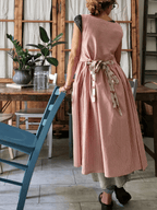 Floral-Pocket Red Checkered Apron