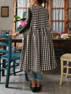 Floral-Pocket Brown Checkered Apron
