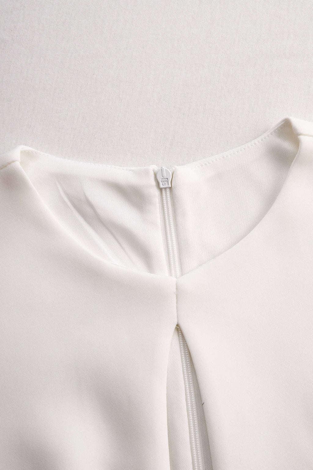Elegant White Keyhole Pencil Dress