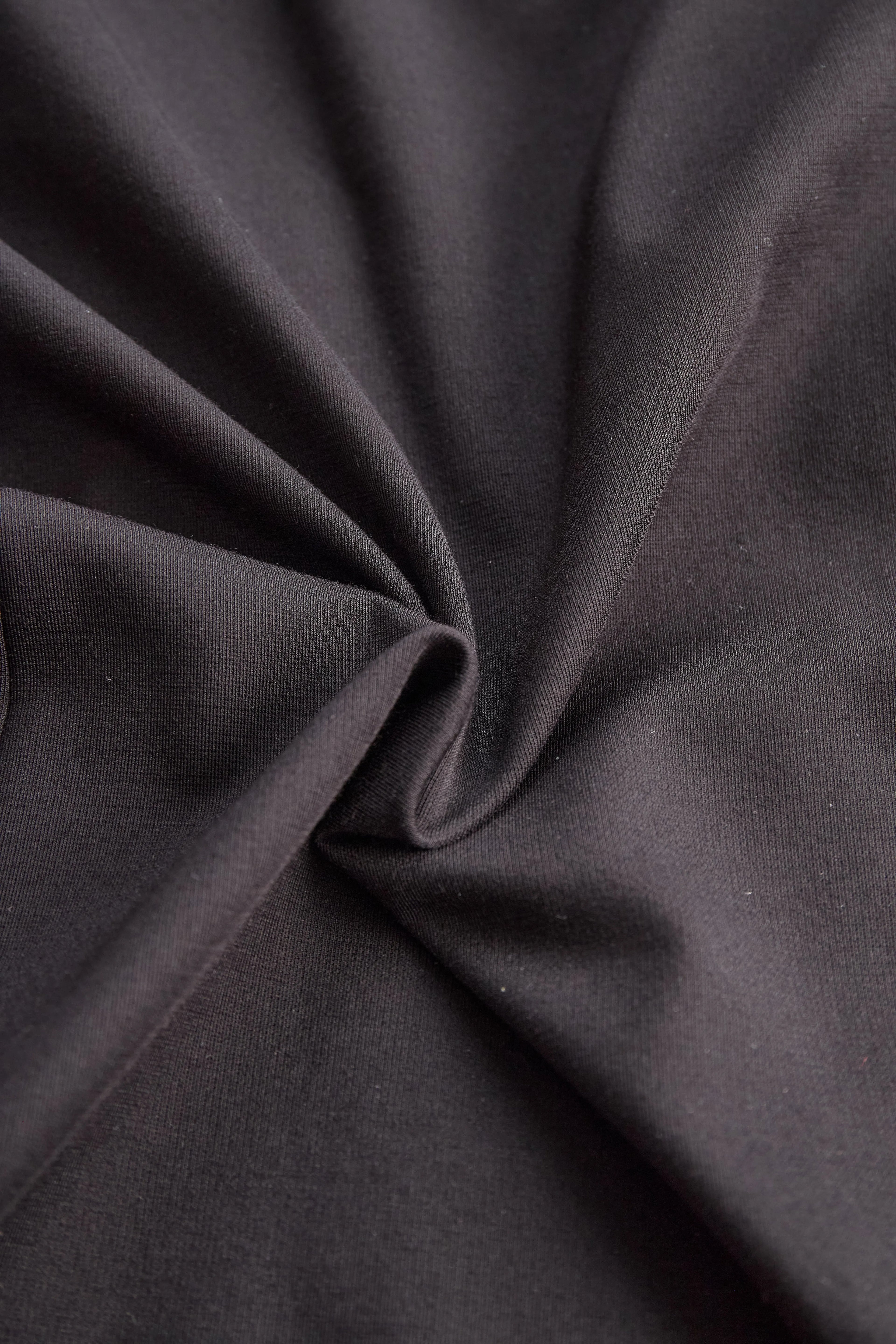 Stylish Plain One-Shoulder Gown with Metallic Pleated
